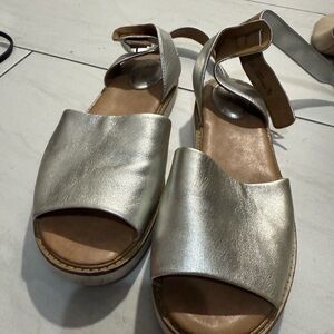 Clarks Silver Sandals with Ankle Strap and Metallic Finish
